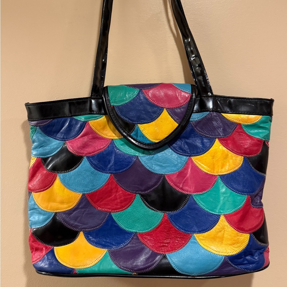 Vintage Scalloped Pattern Shoulder Bag